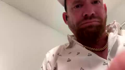 WeAim2PZzz online show from October 14, 2025, 4:35 am