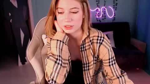 sweetrichal online show from September 25, 2025, 9:18 pm