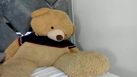 sweetsalome_01 online show from October 25, 2025, 12:02 pm