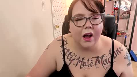 Snapshot of sweetsapphics chatting on November 19, 2025, 1:00 pm ruby and scarlet online show from November 19, 2025, 1:00 pm