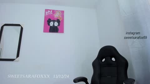 Snapshot of sweetsarafoxxx chatting on December 13, 2024, 4:05 pm Sara Sofia Libra online show from December 13, 2024, 4:05 pm