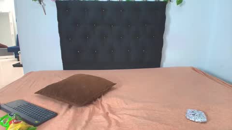 sweetscaarlett online show from April 17, 2026, 3:04 pm