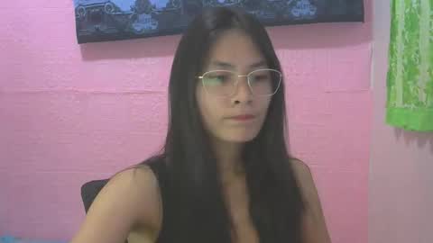 Snapshot of sweetsexygirl20 chatting on October 17, 2025, 2:48 am Mia online show from October 17, 2025, 2:48 am