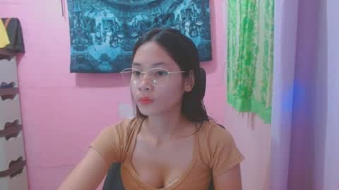 Mia online show from June 22, 2026, 5:59 am