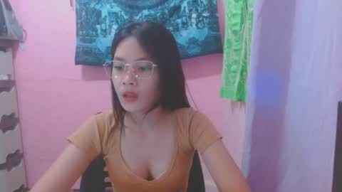 Mia online show from July 25, 2026, 6:11 am