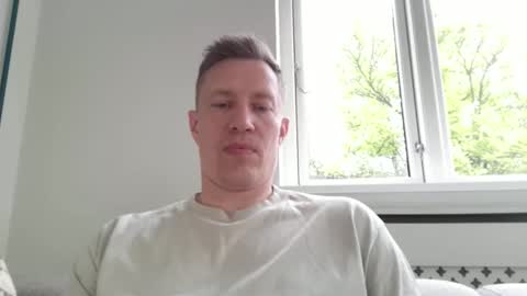 sweetsinner83 online show from May 21, 2026, 6:37 pm