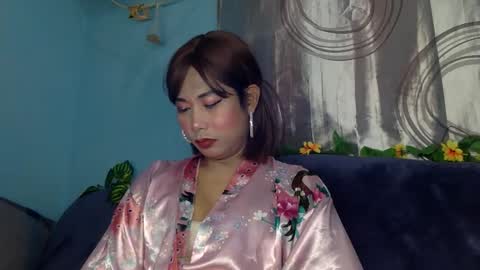 spicy online show from December 19, 2025, 3:35 am