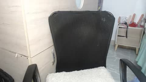 sweett_candy1 online show from November 19, 2025, 2:00 am