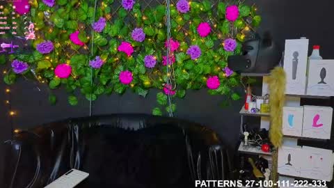 Molly -  INDEPENDENT MODEL online show from April 15, 2026, 12:06 am