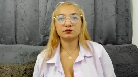 Carla Dubois online show from February 17, 2025, 6:48 pm