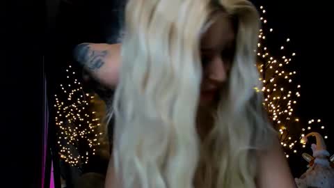 Snapshot of sweettheaa_ chatting on November 28, 2025, 7:55 am Jessica online show from November 28, 2025, 7:55 am