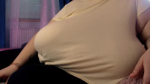 Maya online show from March 8, 2025, 3:56 pm