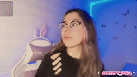 Snapshot of sweettvera_ chatting on October 22, 2025, 12:44 am Veronica Independent Model online show from October 22, 2025, 12:44 am
