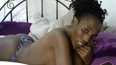 sweetvalariy online show from February 17, 2025, 4:37 pm