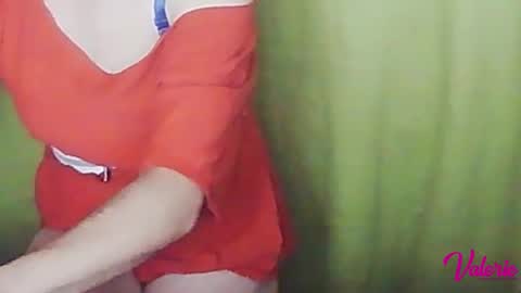 Snapshot of sweetvalerietinybig chatting on February 18, 2025, 4:26 am Valerie online show from February 18, 2025, 4:26 am