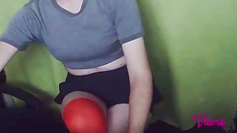 Snapshot of sweetvalerietinybig chatting on February 22, 2025, 4:07 am Valerie online show from February 22, 2025, 4:07 am