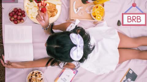 Snapshot of sweetviolet___ chatting on October 16, 2025, 12:06 pm sweetviolet___ online show from October 16, 2025, 12:06 pm