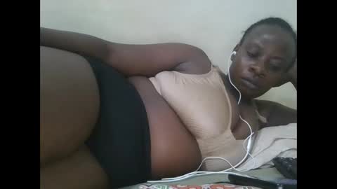 Snapshot of sweetyass25 chatting on September 9, 2025, 6:18 pm sweetyass25 online show from September 9, 2025, 6:18 pm