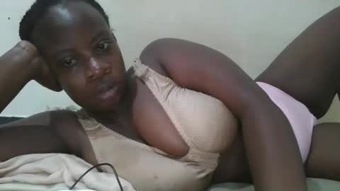 Snapshot of sweetyass25 chatting on September 12, 2025, 5:02 pm sweetyass25 online show from September 12, 2025, 5:02 pm