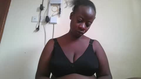 Snapshot of sweetyass25 chatting on September 14, 2025, 6:23 am sweetyass25 online show from September 14, 2025, 6:23 am