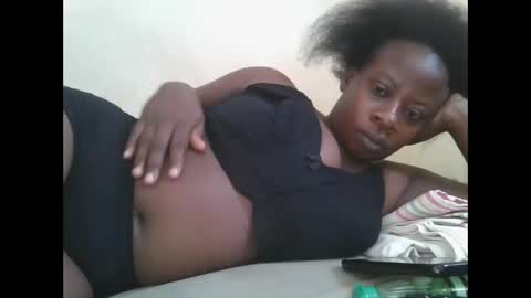 Snapshot of sweetyass25 chatting on September 21, 2025, 7:43 am sweetyass25 online show from September 21, 2025, 7:43 am
