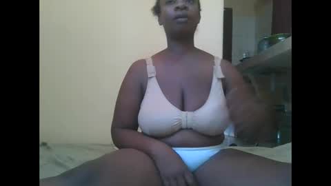 Snapshot of sweetyass25 chatting on October 2, 2025, 6:53 am sweetyass25 online show from October 2, 2025, 6:53 am