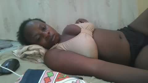 Snapshot of sweetyass25 chatting on October 8, 2025, 7:00 pm sweetyass25 online show from October 8, 2025, 7:00 pm