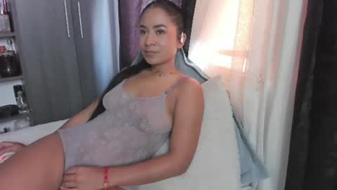 yaya online show from July 15, 2026, 9:42 pm