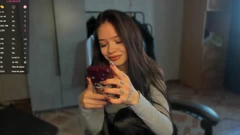 sweetydeviliya online show from June 18, 2026, 4:02 am