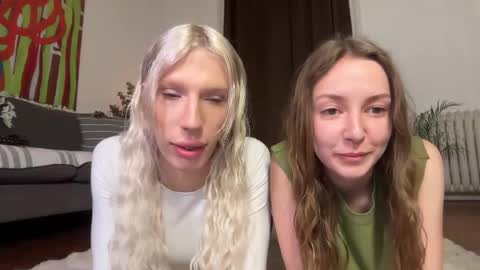 Lily online show from April 19, 2026, 9:52 am