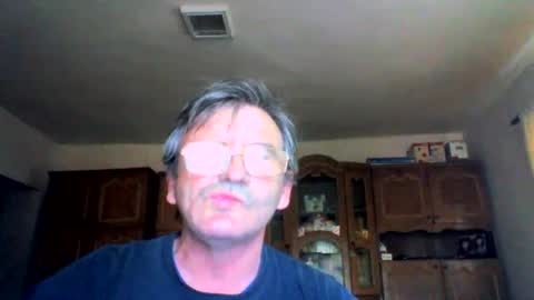 Snapshot of swergiu333 chatting on April 28, 2026, 6:18 am Raymond online show from April 28, 2026, 6:18 am