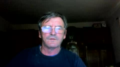 Snapshot of swergiu333 chatting on May 6, 2026, 4:41 am Raymond online show from May 6, 2026, 4:41 am