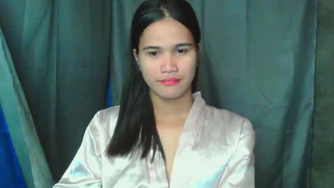 Snapshot of swettie_rhea chatting on April 19, 2026, 1:32 pm Rhea online show from April 19, 2026, 1:32 pm