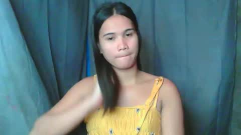 Snapshot of swettie_rhea chatting on April 24, 2026, 2:41 pm Rhea online show from April 24, 2026, 2:41 pm