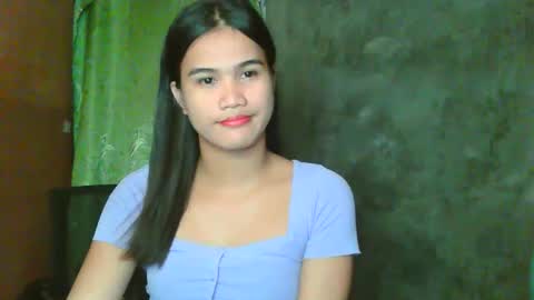 Snapshot of swettie_rhea chatting on May 16, 2026, 2:27 pm Rhea online show from May 16, 2026, 2:27 pm