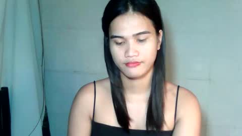 Snapshot of swettie_rhea chatting on May 18, 2026, 2:34 pm Rhea online show from May 18, 2026, 2:34 pm