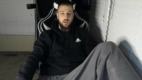 swoozy_ online show from September 14, 2025, 12:21 am