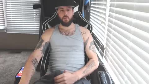 swoozy_ online show from November 30, 2025, 6:23 pm