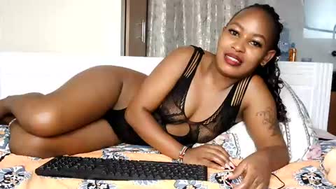 Snapshot of swt_bby chatting on June 20, 2026, 6:05 am swt_bby online show from June 20, 2026, 6:05 am
