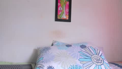 Lilly  online show from January 3, 2025, 8:01 pm