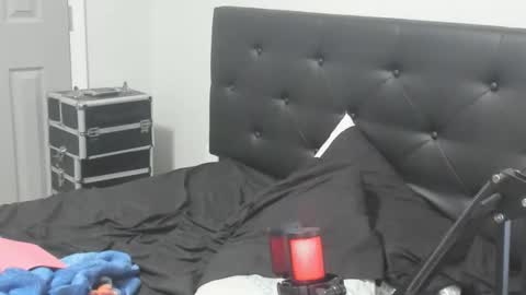 sxamleuy online show from February 3, 2026, 2:53 am