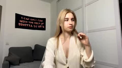 Mona online show from January 14, 2026, 5:07 pm