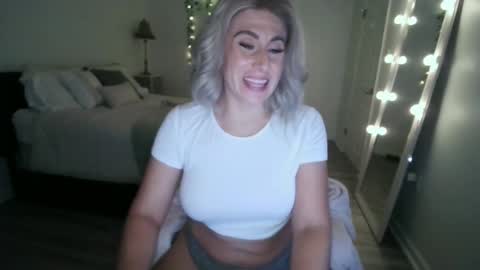 Snapshot of sydryder chatting on January 1, 2025, 10:56 pm SydneyRyder online show from January 1, 2025, 10:56 pm