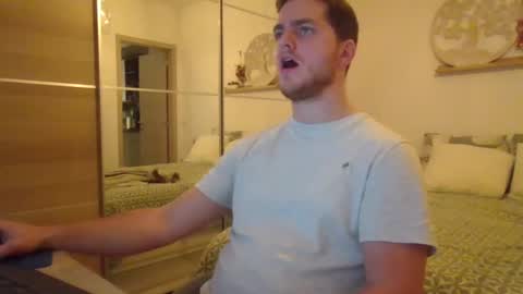 Snapshot of syl092 chatting on December 9, 2024, 5:19 pm syl092 online show from December 9, 2024, 5:19 pm