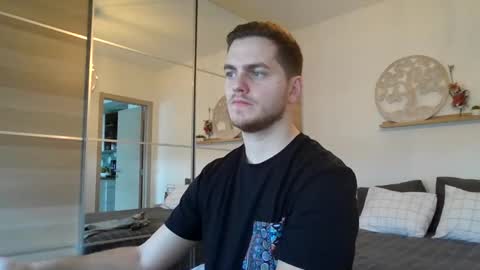 Snapshot of syl092 chatting on January 6, 2025, 9:41 am syl092 online show from January 6, 2025, 9:41 am