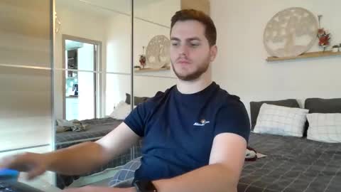 Snapshot of syl092 chatting on January 14, 2025, 1:28 pm syl092 online show from January 14, 2025, 1:28 pm