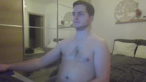 Snapshot of syl092 chatting on February 3, 2025, 5:14 pm syl092 online show from February 3, 2025, 5:14 pm