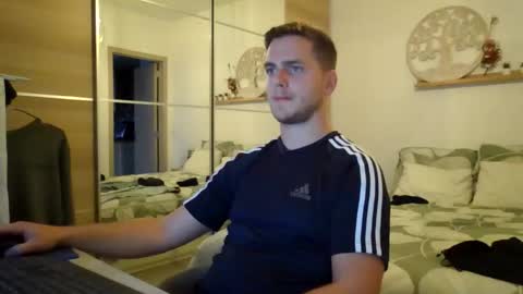 Snapshot of syl092 chatting on September 24, 2025, 5:38 pm syl092 online show from September 24, 2025, 5:38 pm