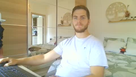 Snapshot of syl092 chatting on October 20, 2025, 11:54 am syl092 online show from October 20, 2025, 11:54 am