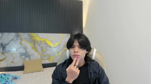 sylasfrost online show from November 22, 2025, 7:46 pm